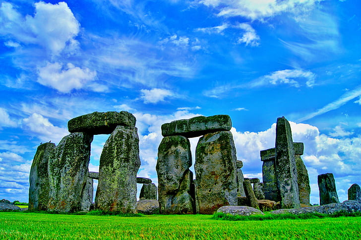 landscape photograph of Stonehenge