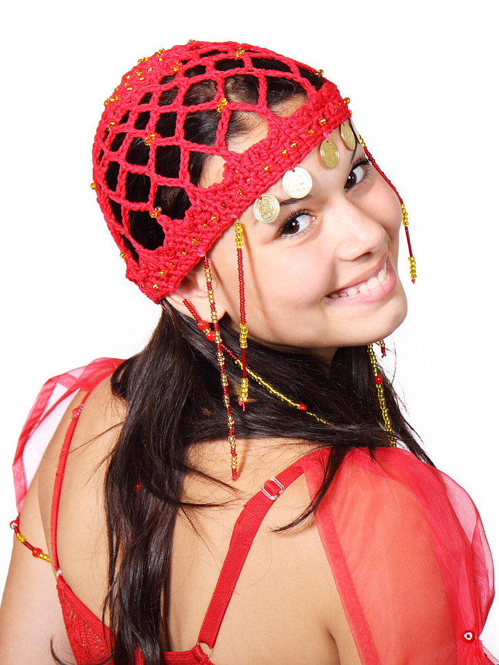 woman wearing crochet fringe cap