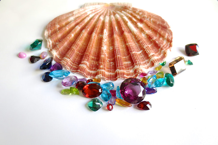 gemstones, clam, shell, ruby, emerald, sapphire