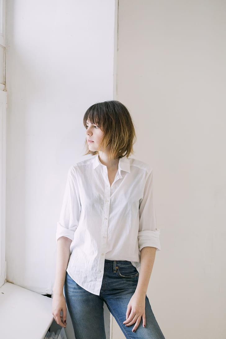 Light Blue Jeans Outfits with a White Button-Up Shirt