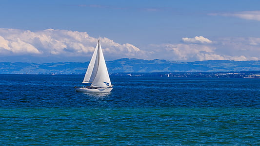 sail boat in the middle of the sea