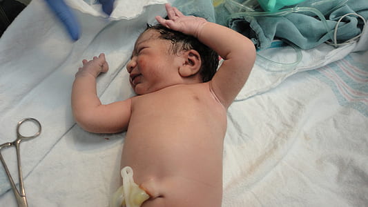 closeup photo of newborn infant