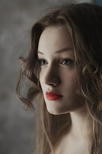 woman with red lipstick