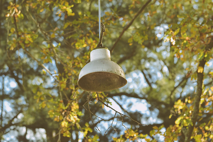 pendant lamp outdoor during daytime