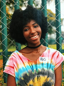 woman wearing space-dyed shirt