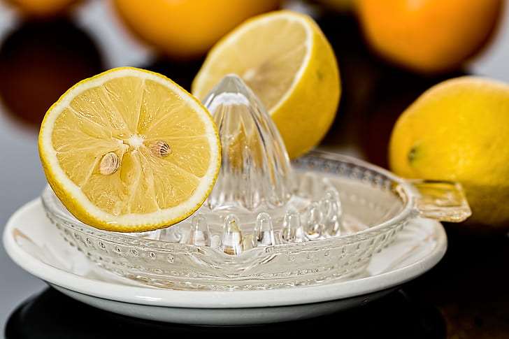 shallow focus of slice of lemons
