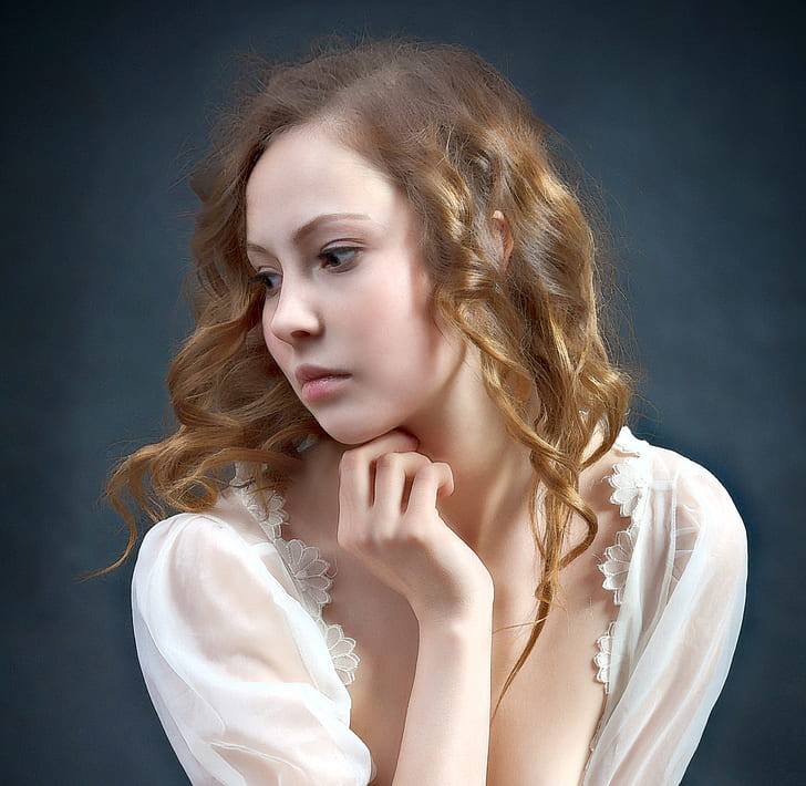 10 Handy Tips on Posing Hands in Portraits You'll Wish You Knew Sooner  (VIDEO) | Shutterbug