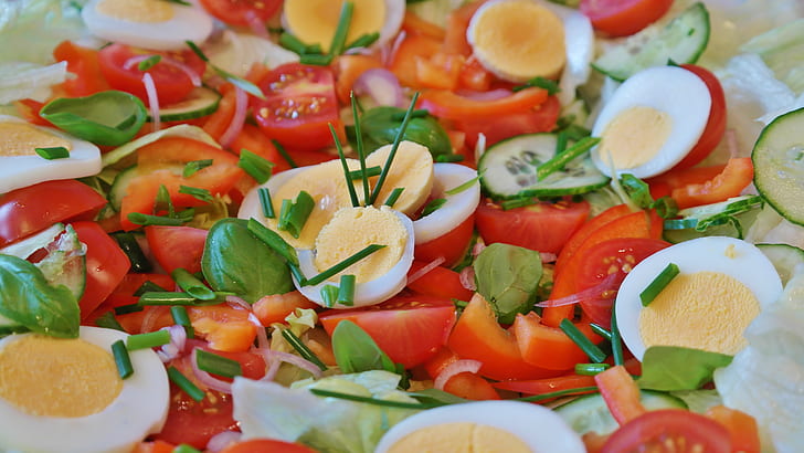 boiled egg with tomatoes and cucumbers