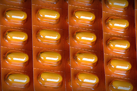 Drug capsules in packet