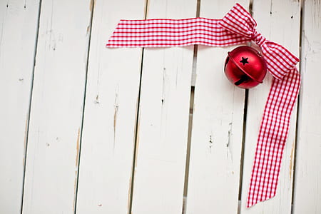 red and white gingham ribbon