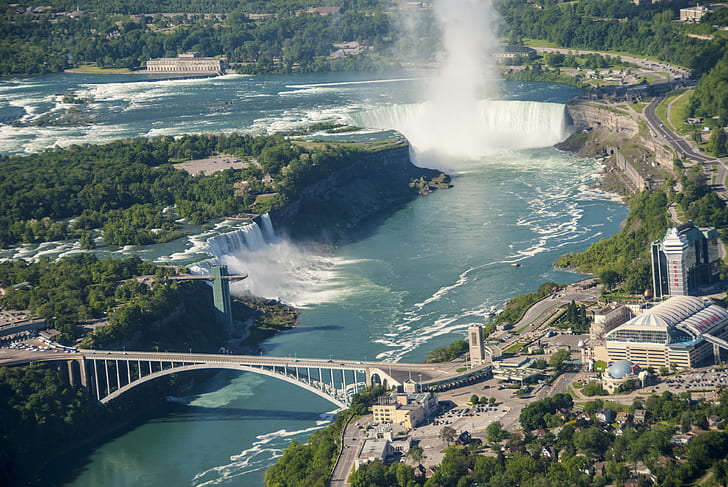 aerial photo of Niagara falls during daytime
