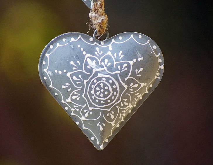 gray and white floral heart pendant