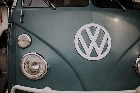 gray Volkswagen vehicle