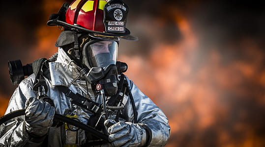 closeup photo of fire fighter
