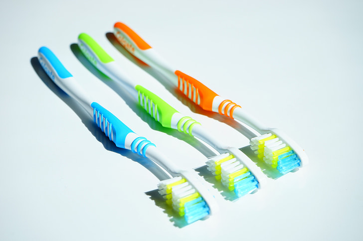 Tooth brushes for clean teeth