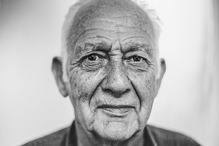 closeup photography of man's face
