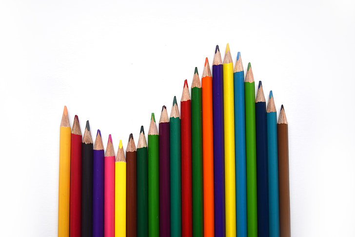 assorted-color colored pencil set