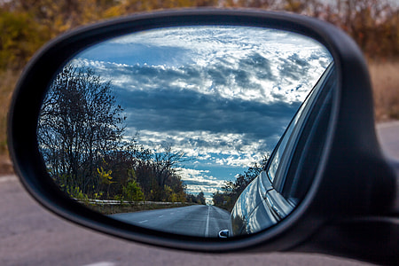 unpaired vehicle side mirror