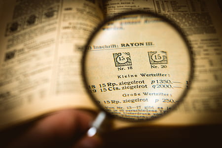 magnifying glass photograph