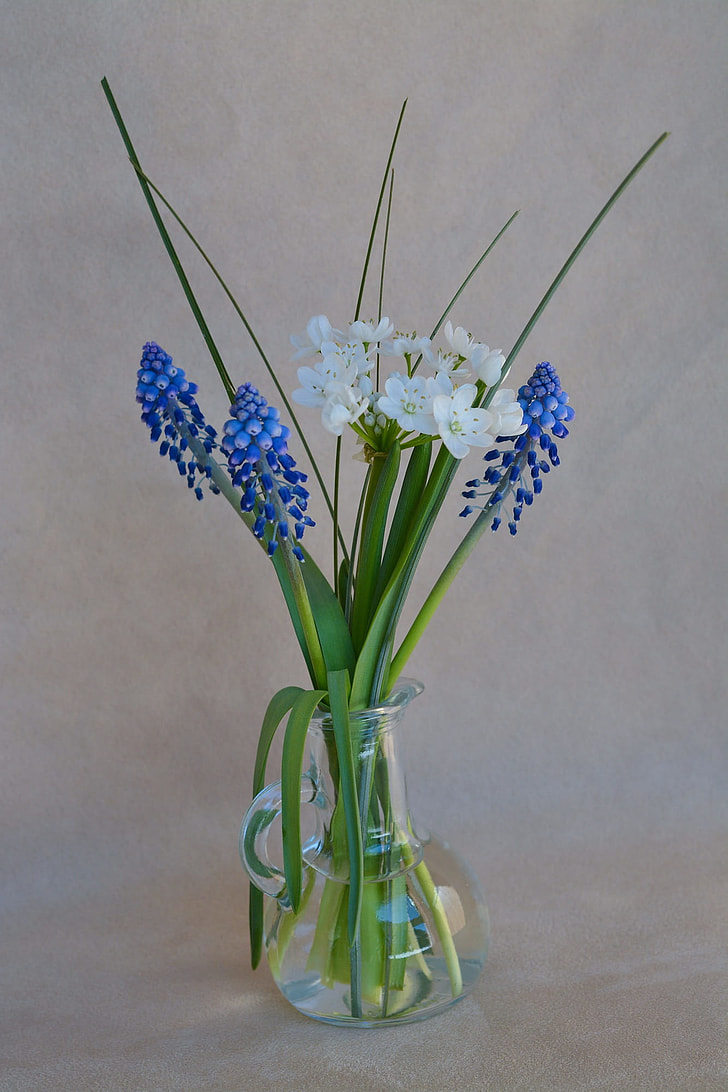 flower arrangement on vase
