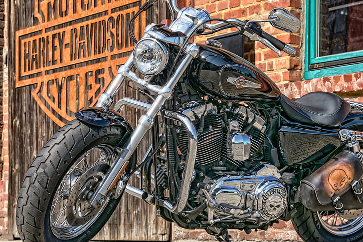 close-up photography of Harley-Davidson Motorcycles cruiser motorcycle
