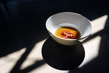 vinegar with chili in bowl