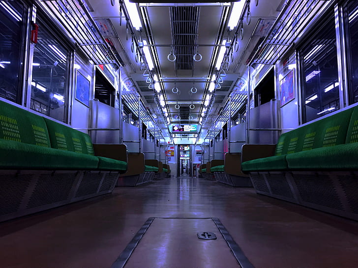 closeup photo of empty train