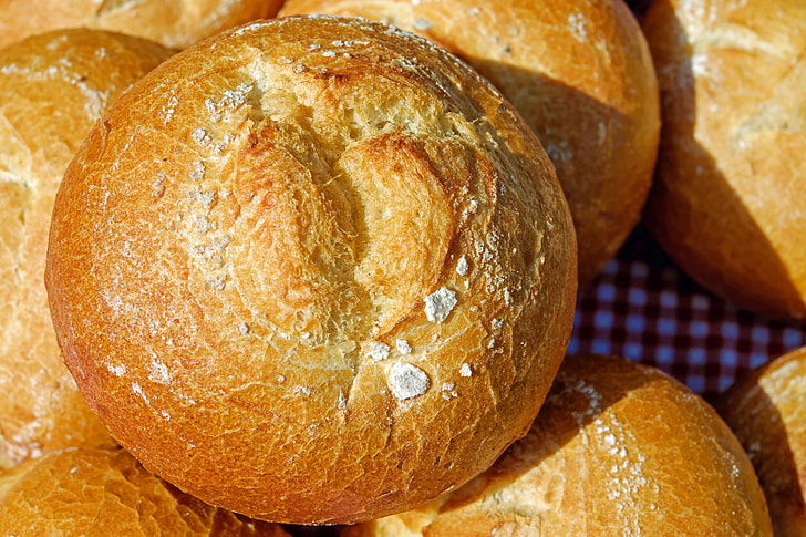 close-up photography of breads