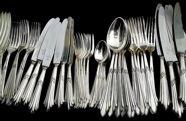 gray stainless steel cutlery set