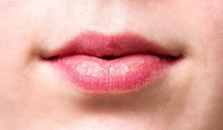 person's pink lips