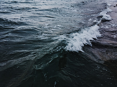 sea wave photo