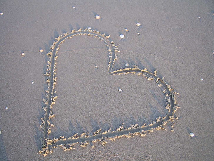 sand heart decor