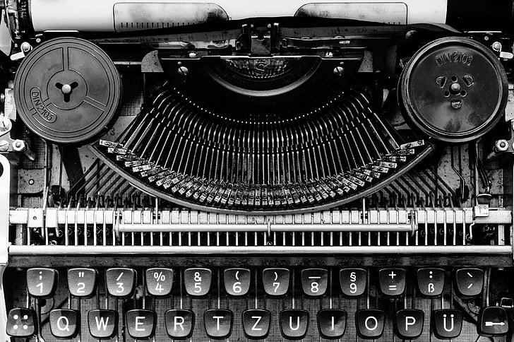gray and black typewriter
