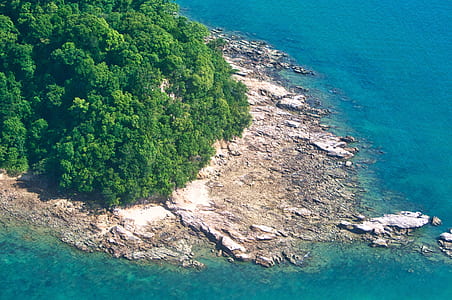 aerial view photography of island during daytime