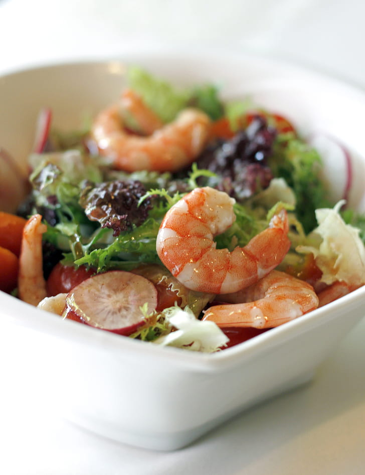 cooked shrimp and salads
