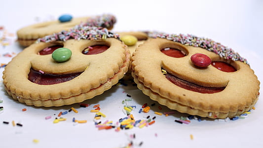 closeup photo of smiley cookies