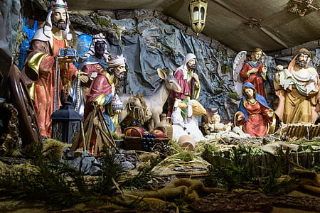 nativity scene statues