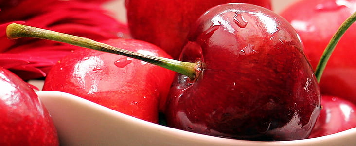 plate of cherry fruits