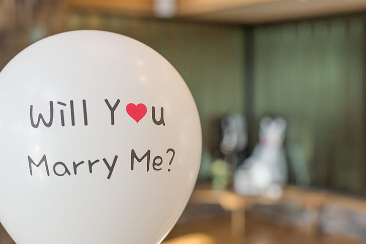 white will you marry me?-printed balloon