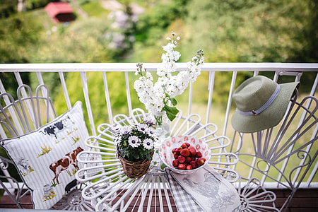 Country-style Balcony Decorations
