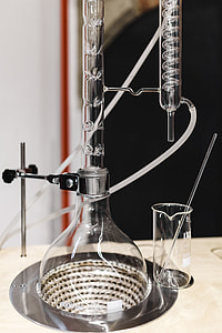 Glass distillation equipment