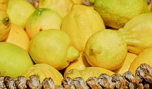 bunch of lemons