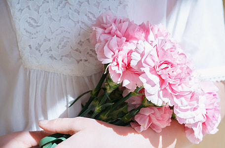 pink carnation bouquet