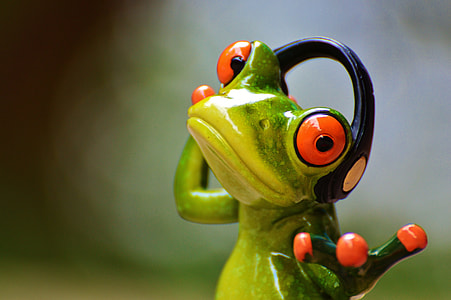 red-eye frog ceramic figurine