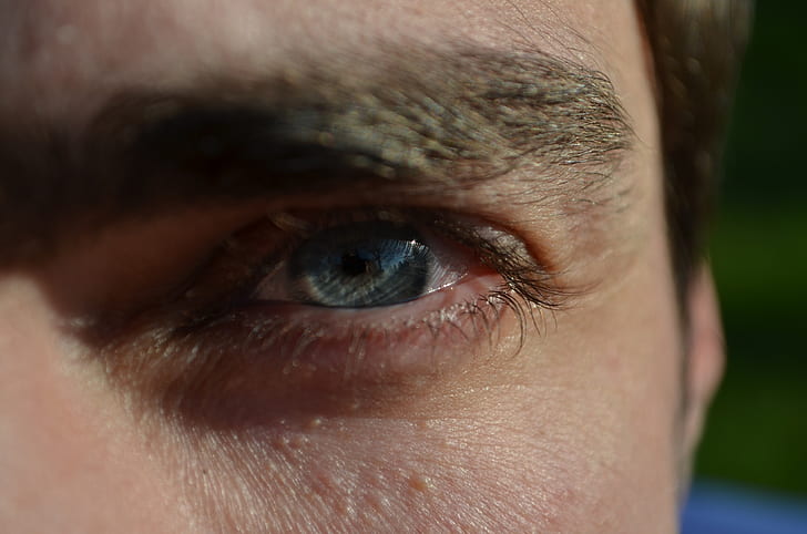 close photo of person's eye