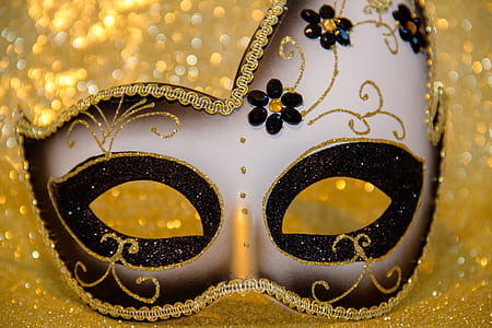 shallow focus photography of brown party mask