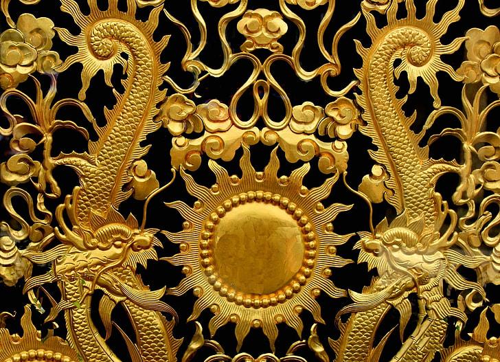 gold-colored dragon decor