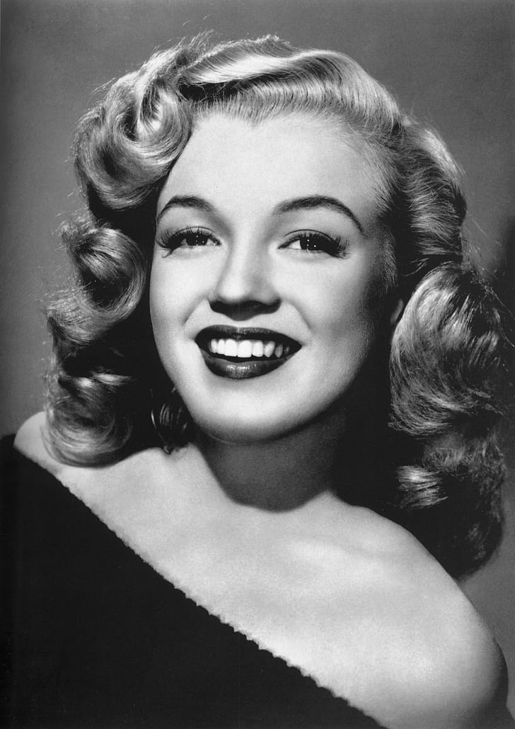 black and white photo of Marilyn Monroe