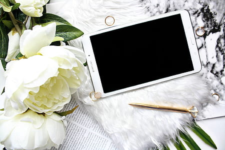white Samsung Galaxy Tab