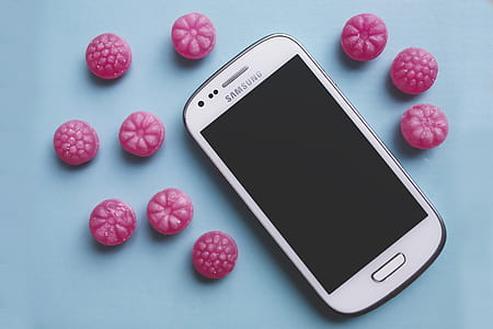 white Samsung Galaxy SIII mini